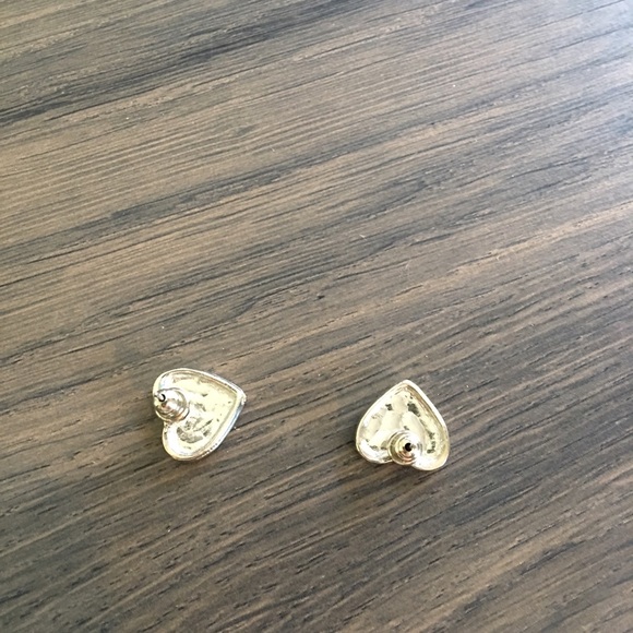 🛍 Heart Diamond Pave' Earrings - Picture 3 of 3